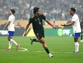 منتخب المكسيك بقيادة أجيرى يتوج بالكأس الذهبية بثنائية ضد أمريكا.. فيديو