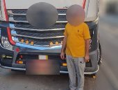 المرور تضبط سائق سيارة نقل ثقيل يعرض حياة المواطنين للخطر.. فيديو