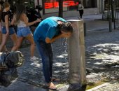 اليونان.. إغلاق العمل حتى الخامسة مساء لتجاوز درجات الحرارة 40 درجة