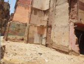 محافظ الجيزة: إزالة عقار آيل للسقوط بحارة سوق الأحد فى حى جنوب.. صور