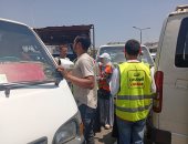 خليك فايق وانت سايق.. حملات فى مواقف الجيزة لمكافحة الإدمان ورفع وعى السائقين