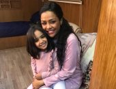 مريم طفلة مسلسل فات الميعاد.. بدأت موديل بعمر سنتين وبتحلم تستمر بالتمثيل