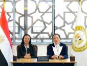 وزيرة التضامن: دعم عناصر الهلال الأحمر بالتدريب فى منظومة تدوير المخلفات