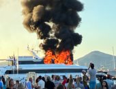 حريق هائل يلتهم يختا فاخرا فى ميناء سان تروبيه الفرنسي.. صور وفيديو
