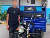 ضبط سائق تروسيكل غير مرخص اصطدم برجل مرور حال استيقافه فى الجيزة.. فيديو