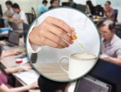 أرض النفاق.. سجن شاب صينى بعد دس "مصل الحقيقة" فى مشروب زميله لسرقة عمله