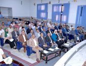 محافظ سوهاج يناقش ملفات التقنين والتصالح ويشدد على الجاهزية للانتخابات
