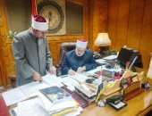 وكيل الأزهر يعتمد نتيجة اختبارات رواق الخط العربي والزخرفة بالمحافظات