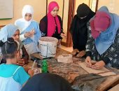 تلاميذ الوادى الجديد مبدعون.. يقضون إجازة الصيف فى التدريب على حرف النحت والتشكيل والرسم بالرمال تحت إشراف متخصصين داخل مدارسهم.. ومديرية التعليم: هدفنا اكتشاف أكبر عدد من الموهوبين.. صور