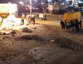 شاهد بالصور.. أعمال إصلاحات هبوط أرضى بمحور الأوتوستراد