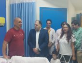 حسام حسن يزور المرضى بمستشفى العجمى خلال تواجده بالإسكندرية