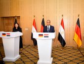 وزير الخارجية يبحث مع وزيرة ألمانية تعزيز الشراكة في مجالات الطاقة