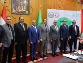 محافظ الإسماعيلية ونائب وزير الزراعة يطلقان مبادرة إيد واحدة ضد السعار بالمحافظة.. فيديو