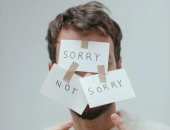 أبراج لا تعتذر بسهولة وكبريائهم يرفض الندم.. برج الجدي يفضل الصمت