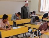 رئيس منطقة سوهاج الأزهرية يواصل جولاته الميدانية لمتابعة امتحانات النقل بالمعاهد