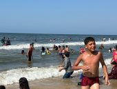 1.5 مليون مواطن يتوافدون على مصيف جمصة بسبب رحلات اليوم الواحد.. فيديو