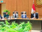 فخر الدولة.. وزير التعليم يكرم أوائل الثانوية العامة ويشيد بتفوقهم