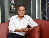 يوسف معاطي: عادل إمام كان مرشحًا لتجسيد شخصية مبارك في "طباخ الرئيس"