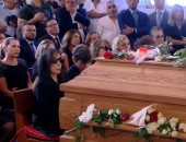 فيروز تجلس فى صمت خلال قداس الوداع على نجلها زياد الرحبانى 