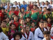 محافظ السويس يشارك فى مسيرة رياضية تحت شعار "يلا نجرى"