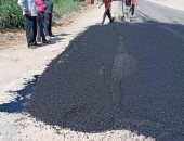 استكمال أعمال الإصلاح والترميم بطريق دمياط المنصورة الشرقى