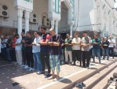 الآلاف يؤدون صلاة الجنازة على محمد أبو النجا "بونجا" بالإسماعيلية.. فيديو وصور