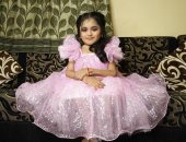 نجمة تليفزيون الواقع أبولى جاريت تروى معاناتها مع مرض نادر يجعلها طفلة