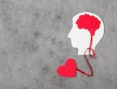 5 أبراج تنجذب للذكاء وليس الجمال.. برج الدلو اكسبه بالمناقشة وداعب فضول القوس