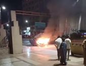 اشتعال النيران في سيارة ملاكي بطريق كورنيش النيل بمدينة أسوان