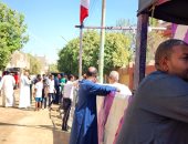 توافد كبير للأهالي على لجان انتخابات الشيوخ فى الأقصر.. صور