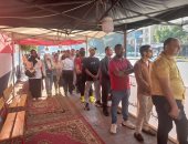 طوابير الناخبين فى الساعات الأولى من التصويت بانتخابات الشيوخ بالدقي.. صور