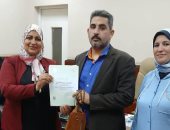 محافظة سوهاج: تسليم 9 عقود تقنين أراض أملاك الدولة للمواطنين
