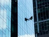 الصين تطور زجاجا ذاتى التنظيف باستخدام الكهرباء