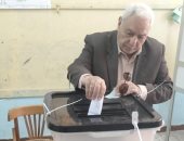 الدكتور أسامة العبد يدلي بصوته في انتخابات الشيوخ 2025