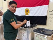 إبراهيم نور الدين يدلى بصوته فى انتخابات الشيوخ.. صور