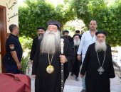 مطران إيبارشية دشنا وتوابعها يشارك فى انتخابات مجلس الشيوخ 