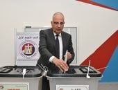 فور عودته من زيارته الرسمية لدولة أوغندا.. وزير الرى يُدلى بصوته فى انتخابات مجلس الشيوخ 2025