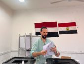 عزوز عادل يدلى بصوته فى انتخابات مجلس الشيوخ 2025