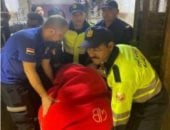 الحماية المدنية تساعد مريضة بإنزالها من الطابق السادس ونقلها للمستشفى بالمطرية