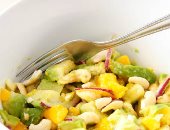 طريقة عمل سلطة المانجو والأفوكادو مع صوص الليمون.. انتعاش فى لقمة صغيرة