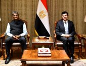 وزير الشباب والرياضة يلتقي بسفير دولة الهند بالقاهرة لبحث التعاون المشترك