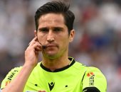 حكم أزمة بيلينجهام يدير مباراة مايوركا ضد برشلونة في الدوري الإسباني