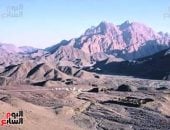 إفرست الغردقة.. عيش المغامرة مع شايب البنات وتسلق ثالث أعلى جبل فى مصر والسودان إفرست الغردقة.. عيش المغامرة مع شايب البنات وتسلق ثالث أعلى جبل فى مصر والسودان