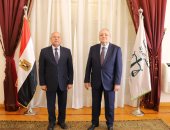 الفريق كامل الوزير يقدم التهنئة لرئيس مجلس الدولة على توليه المنصب