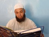 قصة كفاح حقيقية.. "الشيخ عصام" يثبت أن الحلم لا يموت.. أكبر خريج بجامعة الزقازيق بتقدير جيدا جدا.. تطوع لتحفيظ الأطفال القرآن الكريم.. والتحق بكلية التربية بعد 20 عاما من حصوله على دبلوم تجارة.. فيديو 