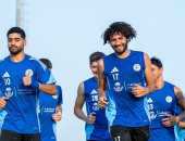 إبراهيم عادل والنني على دكة الجزيرة ضد خورفكان فى افتتاح الدورى الإماراتى