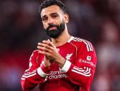 محمد صلاح يبكي بعد هتافات جماهير ليفربول لـ دييجو جوتا (فيديو) محمد صلاح يبكي بعد هتافات جماهير ليفربول لـ دييجو جوتا (فيديو)