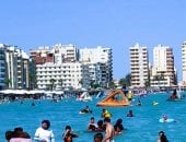 انتعاشة كبيرة فى مطروح والساحل الشمالى.. تدفق آلاف المصطافين والسياح لقضاء إجازة المصيف.. أجمل الشواطئ تقع على الخلجان.. ونسب الإشغال فى المنشآت المصيفية والفندقية في ارتفاع مستمر.. صور