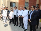 محافظ القاهرة يقود حملة لإزالة الإشغالات بمدينة معا بالسلام.. صور