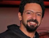 وصول جثمان تيمور تيمور لمسجد المشير.. وكريم الشناوي أول الحضور